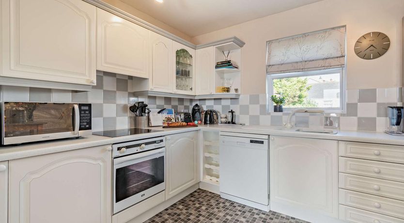 Photo of 3 Bed in Broad Haven