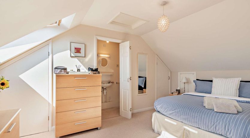 Photo of 3 Bed in Broad Haven