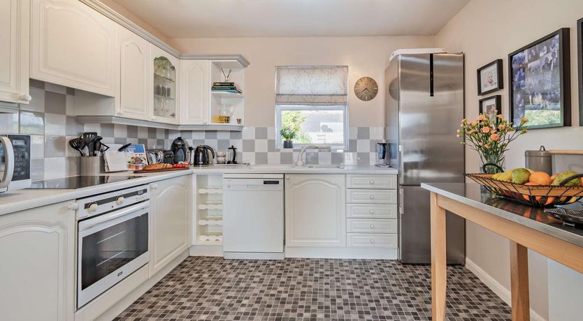 Photo of 3 Bed in Broad Haven