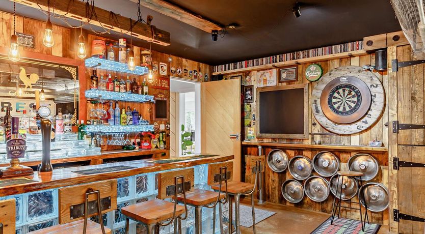 Photo of 5 Bed in Tavistock