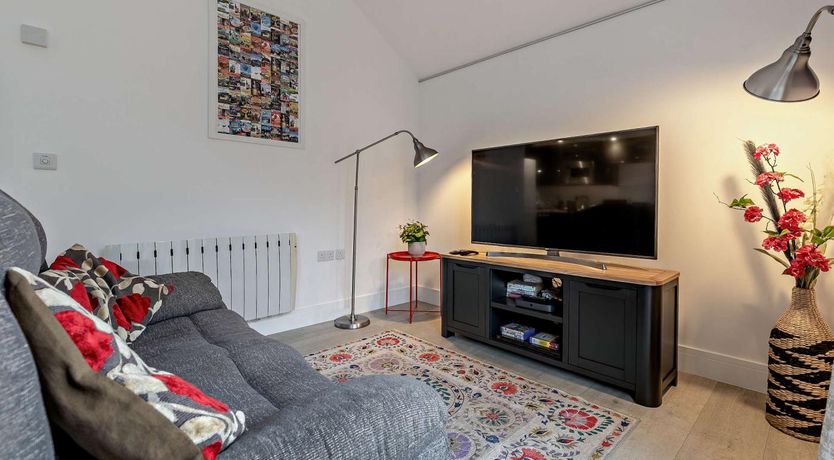 Photo of 1 Bed in Truro