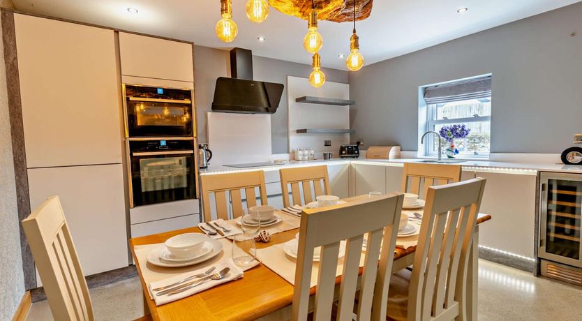 Photo of 3 Bed in Port Eynon