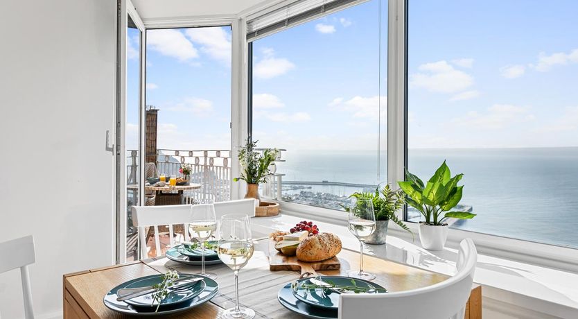 Photo of 2 Bed in Torquay