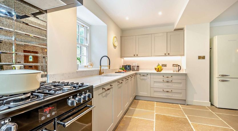 Photo of 4 Bed in Penryn