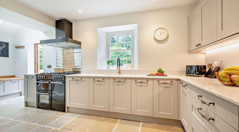 Photo of 4 Bed in Penryn