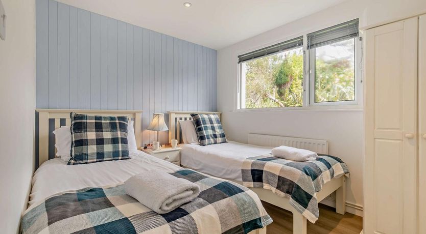 Photo of 4 Bed in St. Levan