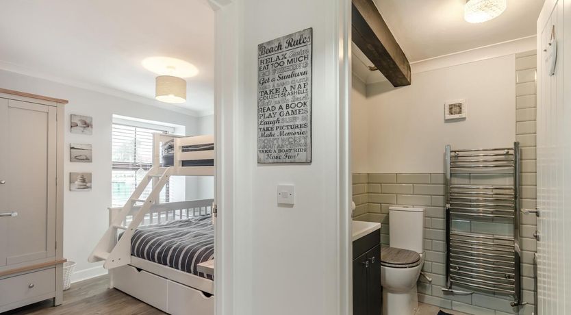 Photo of 2 Bed in Broad Haven