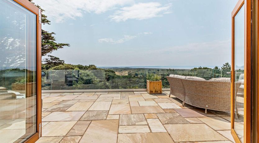 Photo of 4 Bed in Saunton