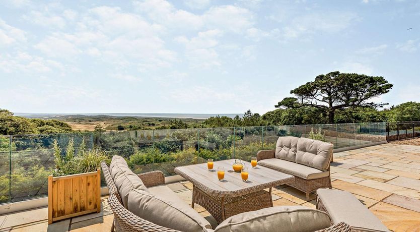 Photo of 4 Bed in Saunton