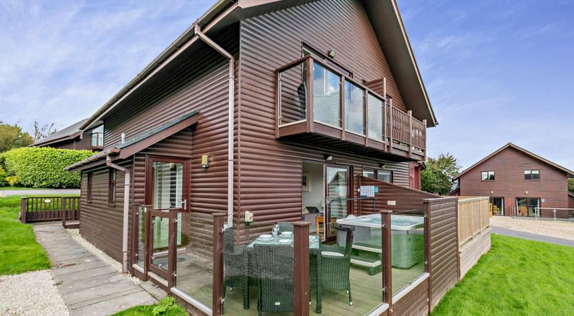 Photo of 2 Bed in Winnards Perch