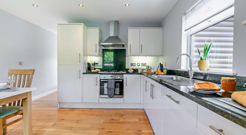 Photo of 2 Bed in Winnards Perch