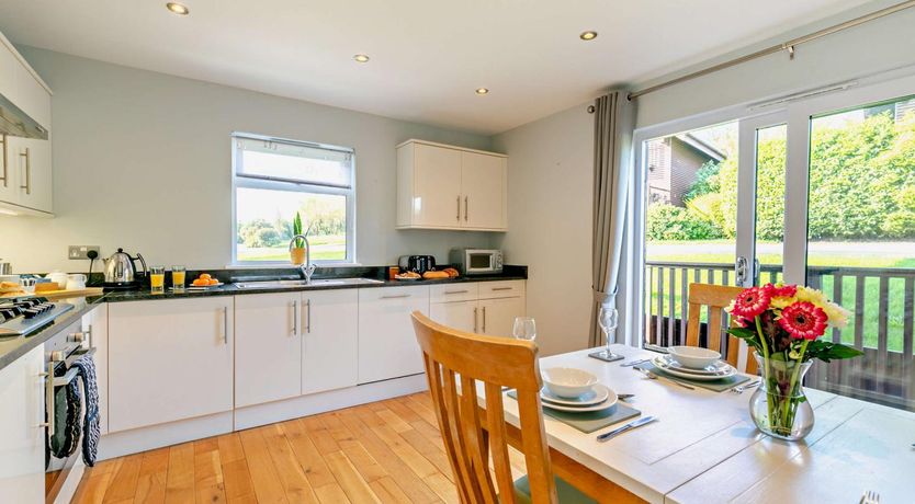 Photo of 2 Bed in Winnards Perch