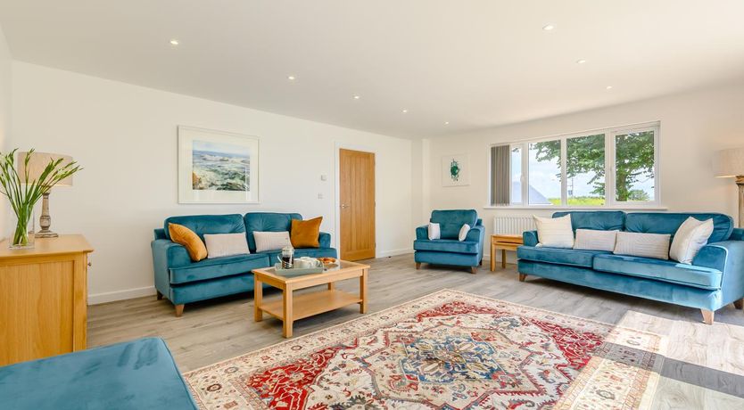 Photo of 3 Bed in St. Merryn
