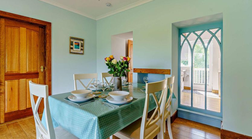 Photo of 3 Bed in Mumbles