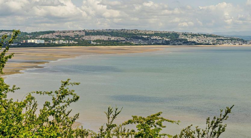 Photo of 3 Bed in Mumbles