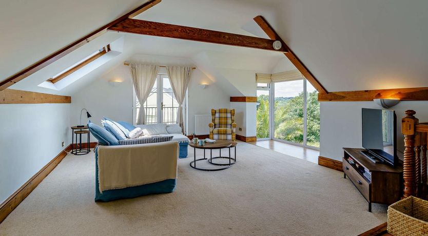 Photo of 3 Bed in Mumbles