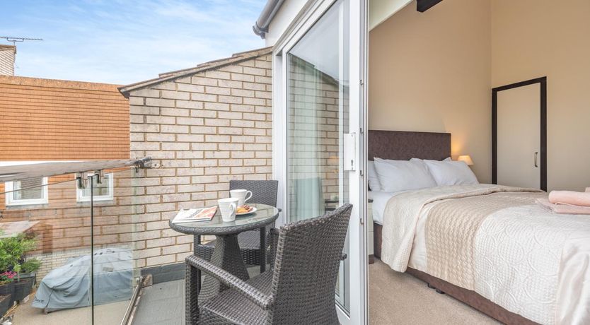 Photo of 2 Bed in Christchurch