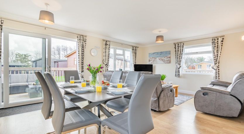 Photo of 3 Bed in St. Merryn