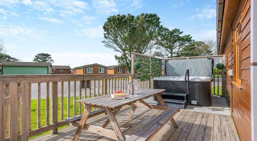 Photo of 3 Bed in St. Merryn