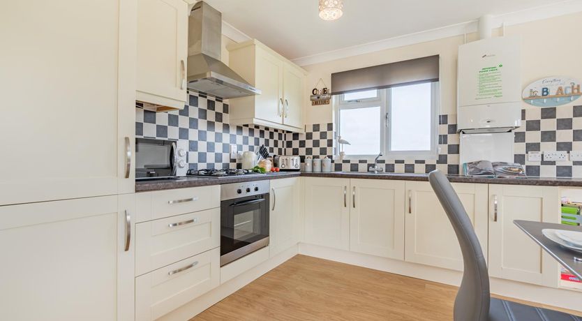 Photo of 3 Bed in St. Merryn