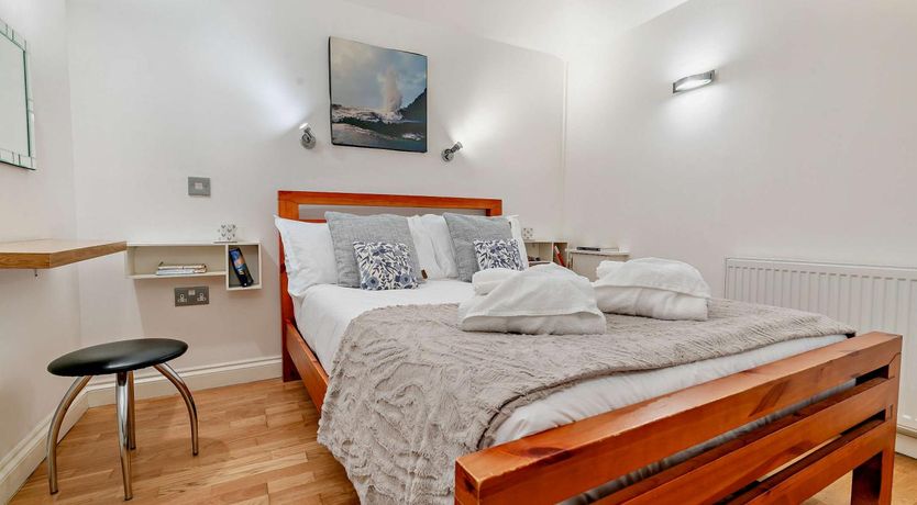 Photo of 1 Bed in Lamorna