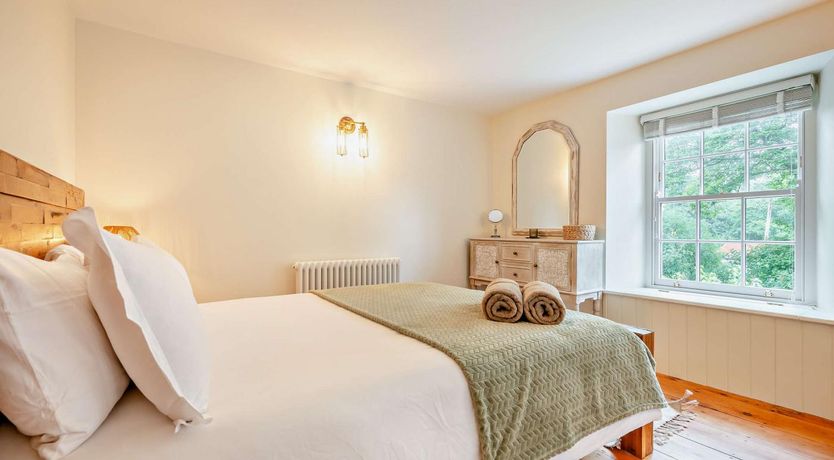 Photo of 3 Bed in Penryn