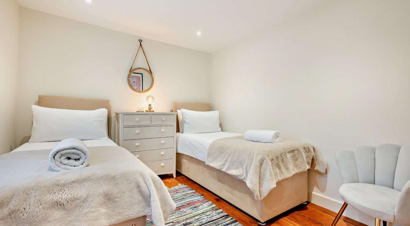 Photo of 3 Bed in Penryn