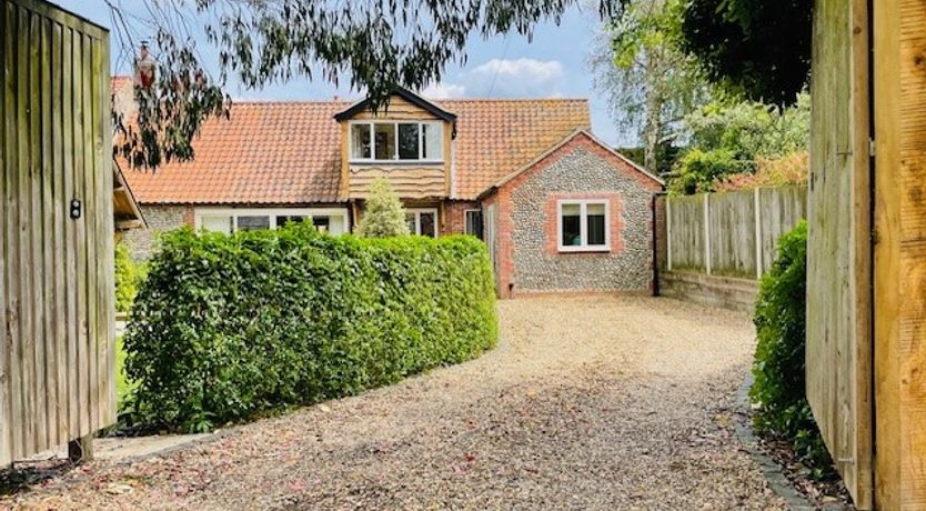 Photo of 3 Bed in Blakeney