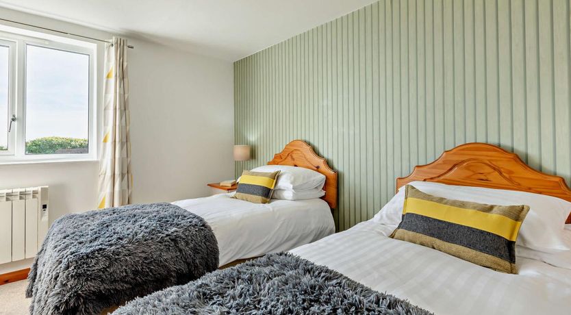 Photo of 1 Bed in Blue Anchor