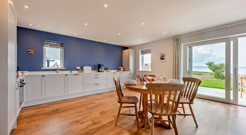 Photo of 2 Bed in Abbotsham