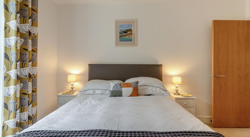Photo of 2 Bed in Tenby