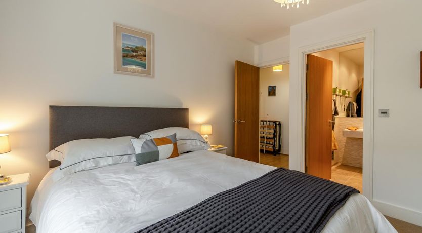 Photo of 2 Bed in Tenby