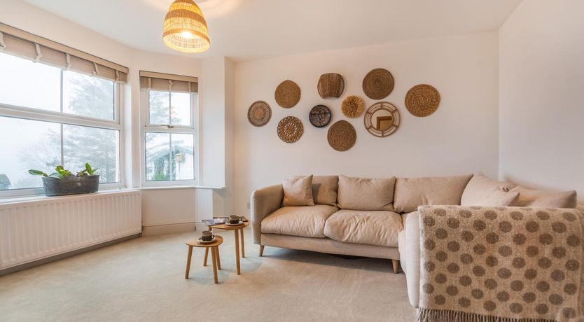 Photo of 5 Bed in Mynytho