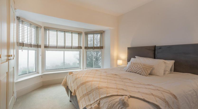 Photo of 5 Bed in Mynytho