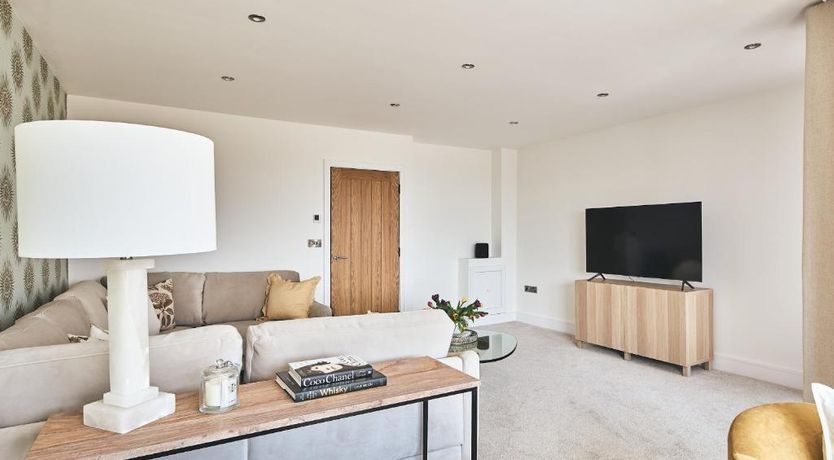 Photo of 4 Bed in Stoke Fleming