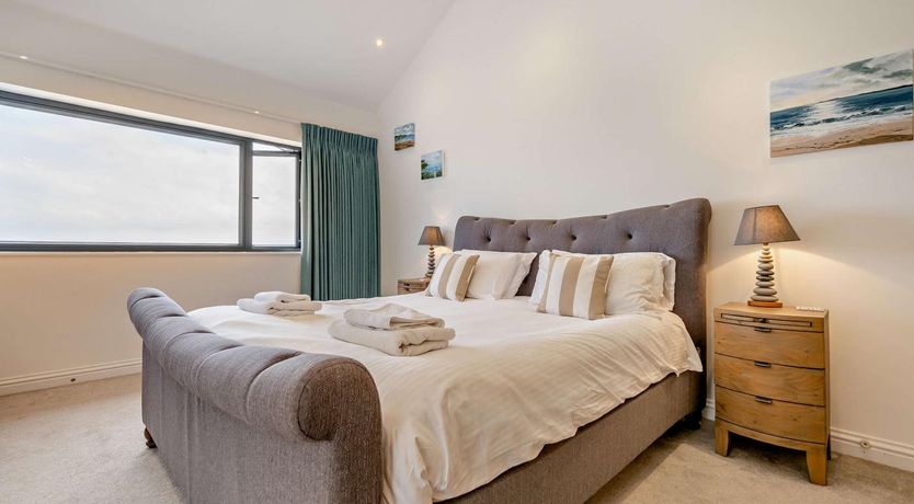 Photo of 4 Bed in Carbis Bay