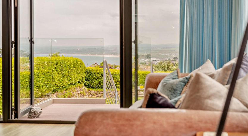 Photo of 4 Bed in Carbis Bay