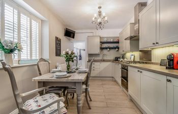 2 Bed in Mumbles Holiday Home