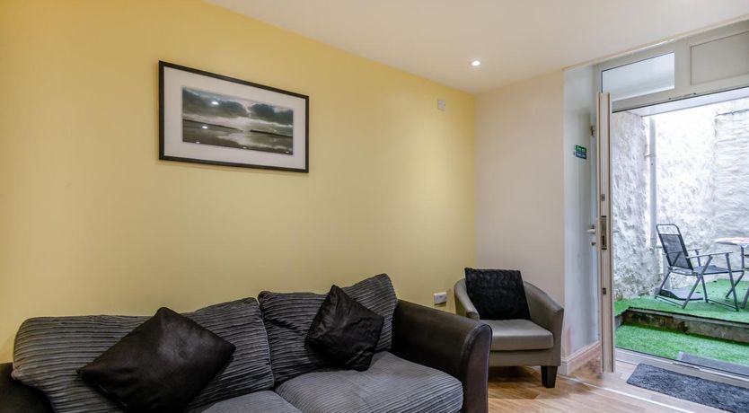 Photo of 2 Bed in Tenby