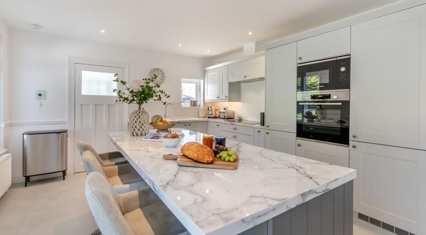 Photo of 5 Bed in Downderry
