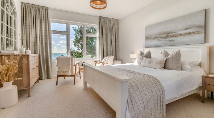Photo of 5 Bed in Downderry