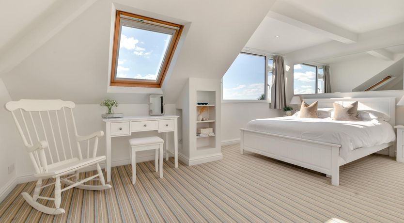 Photo of 5 Bed in Downderry