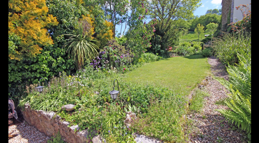 Photo of 3 Bed in Axmouth
