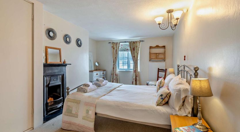 Photo of 3 Bed in Axmouth