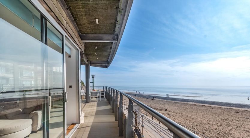 Photo of 2 Bed in Tenby