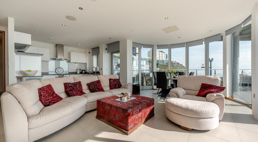 Photo of 2 Bed in Tenby