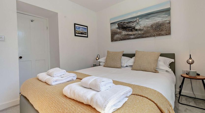 Photo of 3 Bed in St. Austell