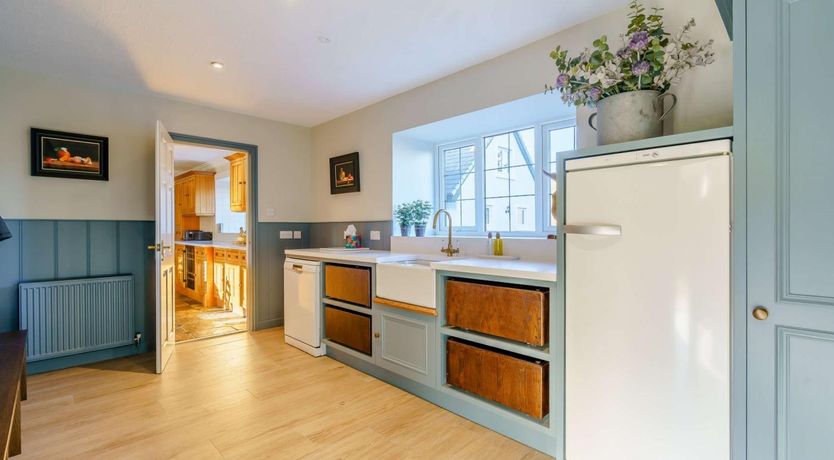 Photo of 6 Bed in Largs