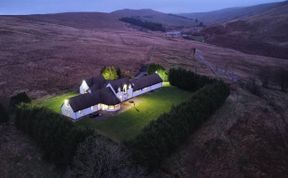 Photo of 6 Bed in Largs