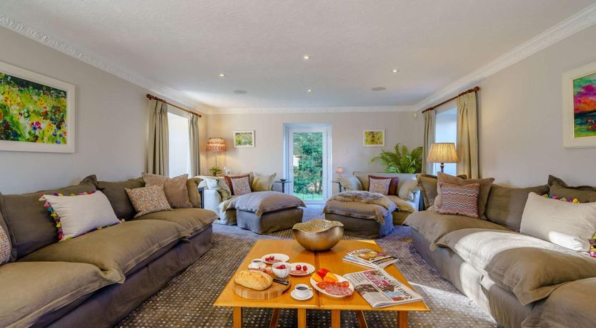 Photo of 6 Bed in Largs